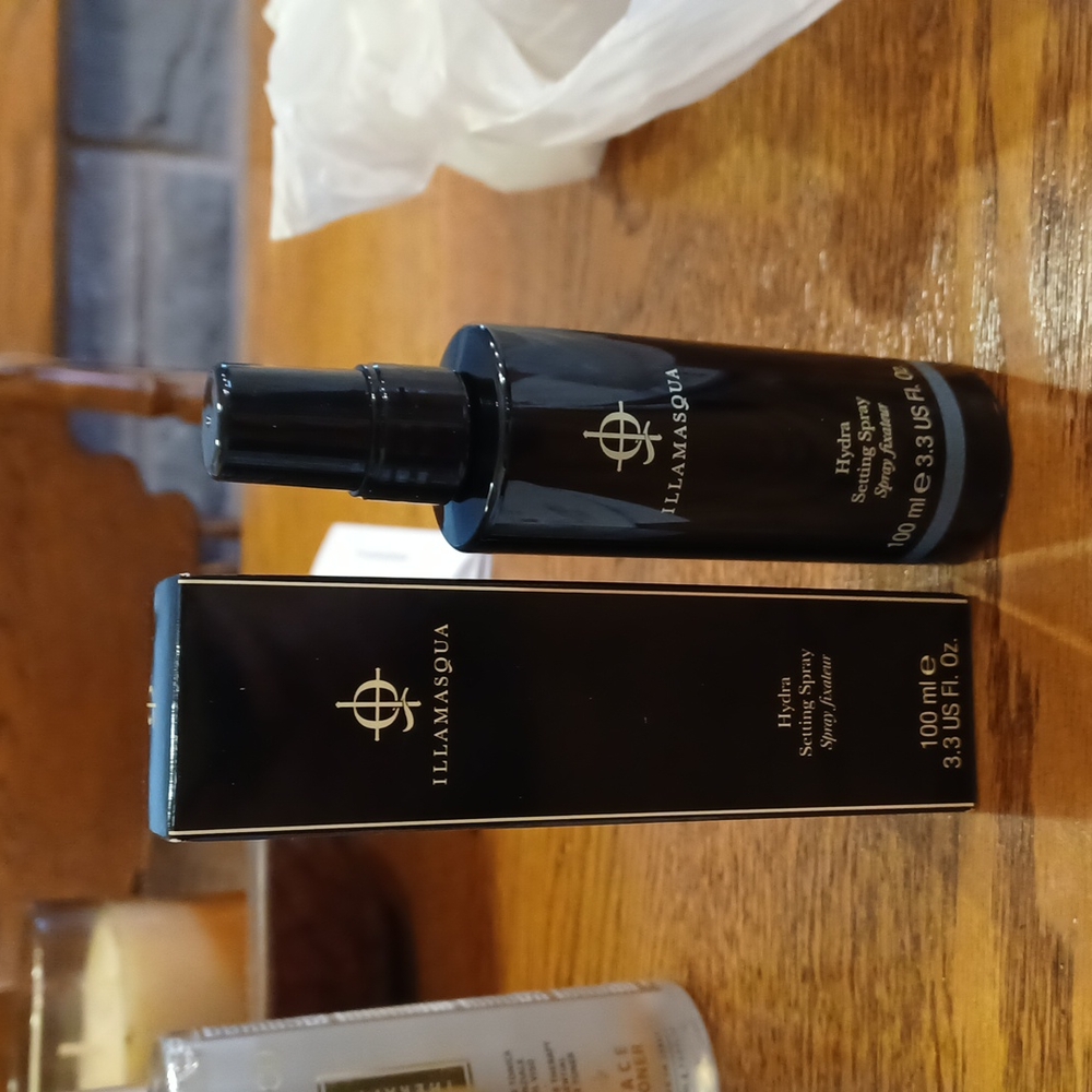 Illamasqua setting spray